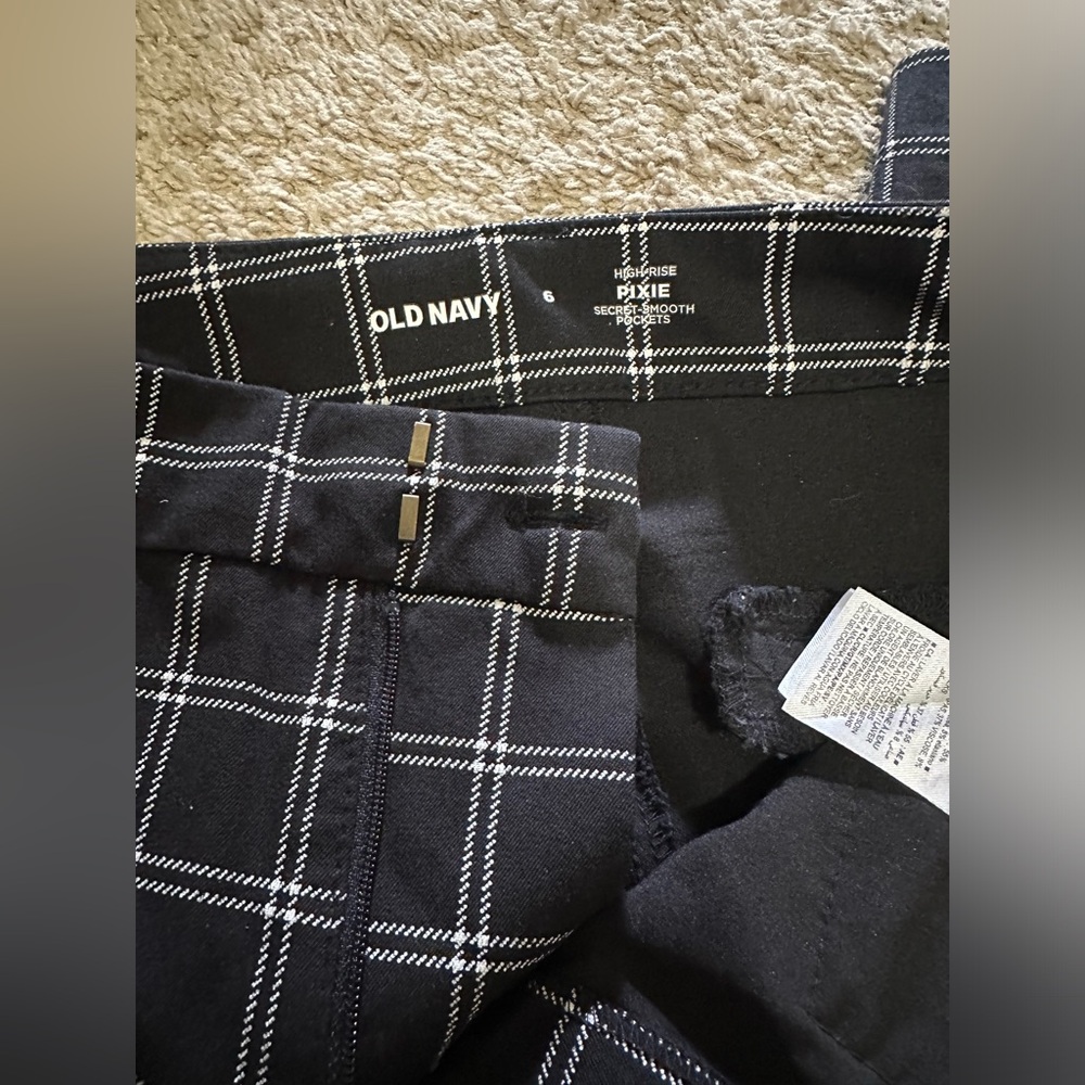 Old Navy high rise pixie pants